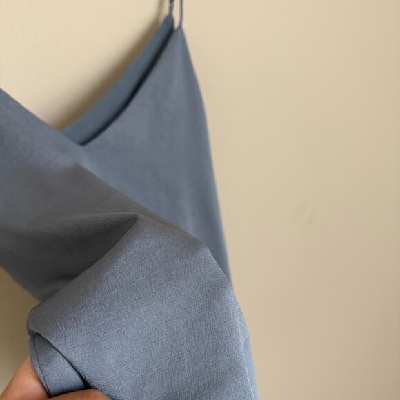 EXPRESS Womens Light Blue V-Neck Blouse Tank Top Size Medium Office Work Elegant - Picture 5 of 7